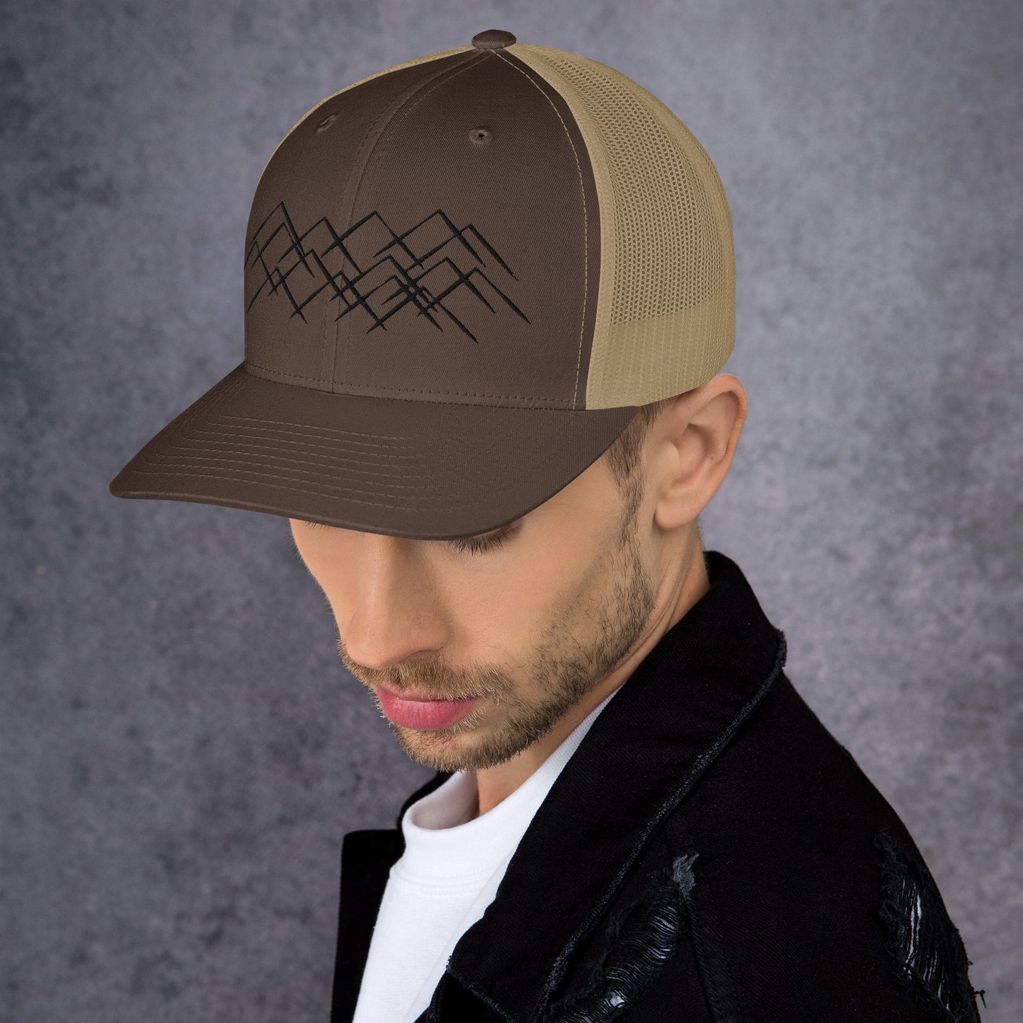 Accessoire nature marron kaki – Casquette brodée Montagnes pour traileurs.