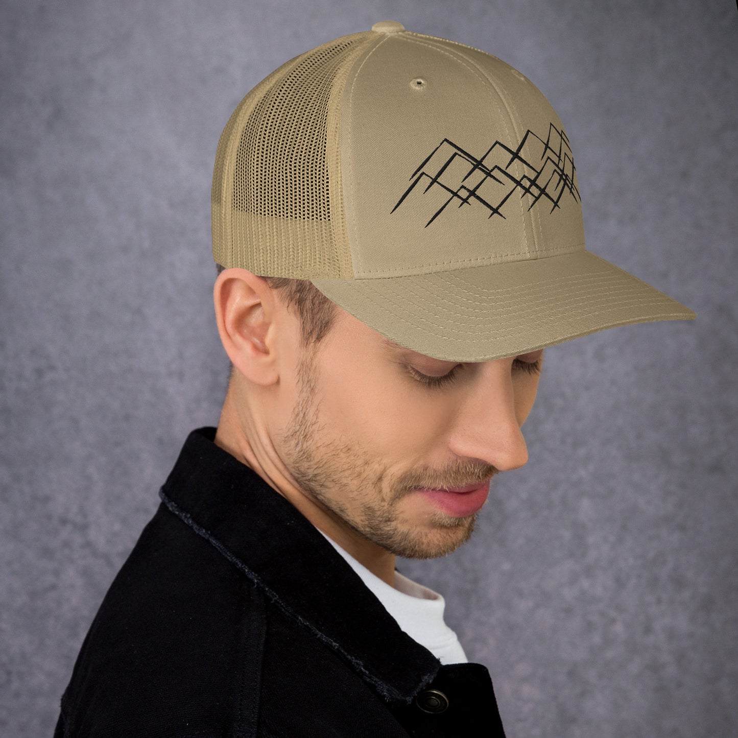 Accessoire nature kaki – Casquette brodée Montagnes pour traileurs.