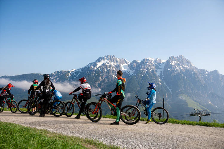 Cyclisme - Vêtements Inspirés par l'Esprit de l'Aventure à Vélo