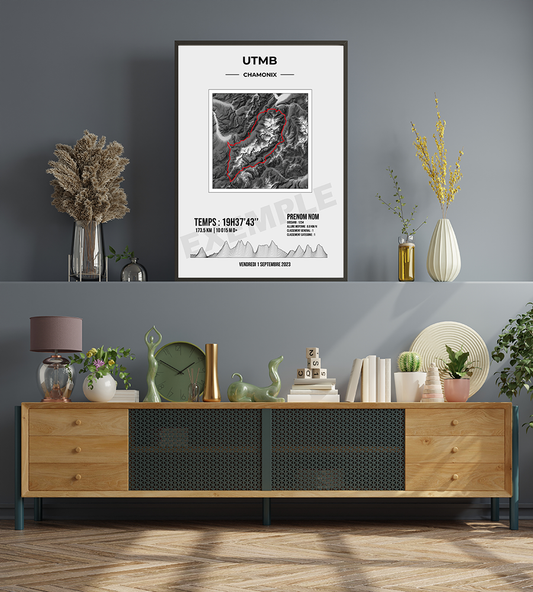 Affiche personnalisée running Sortie Longue sur buffet : poster UTMB Chamonix avec carte topographique et tracé, chrono et profil ; déco bureau ou salon pour coureur, souvenir d’ultra-trail.