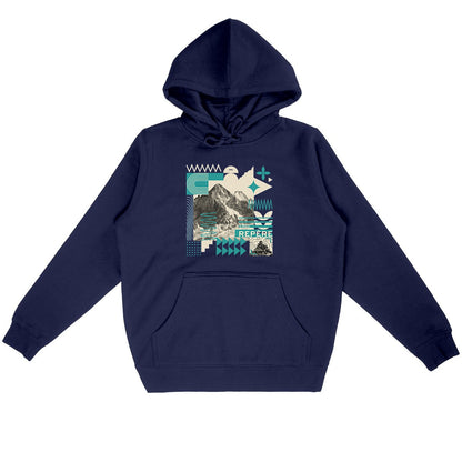 Sweat à capuche unisexe Sortie Longue bleu marine présenté à plat, motif graphique central « Repère » mêlant photo de montagne et formes abstraites.