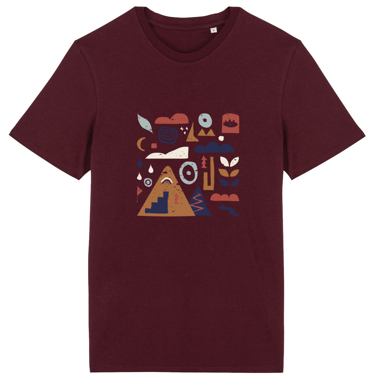 T-shirt unisexe Sortie Longue en coton bio couleur bordeaux, vue produit, design Nature & Dénivelé avec tracés et repères du terrain imprimés au centre.