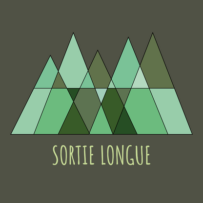 Visuel du logo Sortie Longue : triangles verts façon sapins et sommets, typographie Sortie Longue dessous, design minimal géométrique pour t-shirt outdoor.