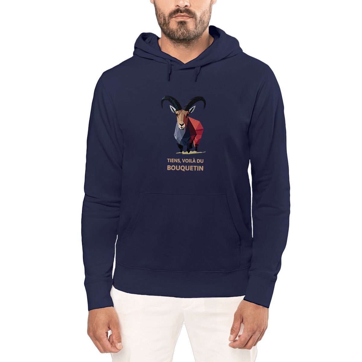 Sweat à capuche unisexe bleu marine Sortie Longue porté, vue de face, design bouquetin géométrique et phrase “Tiens, voilà du Bouquetin”, hoodie outdoor pour départ frais, pause et retour après sortie.