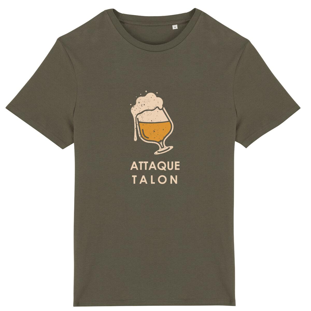T-shirt Sortie Longue vert kaki, vue de face, impression « Attaque Talon » et verre stylisé, motif centré; pièce sobre pour déplacements et quotidien.