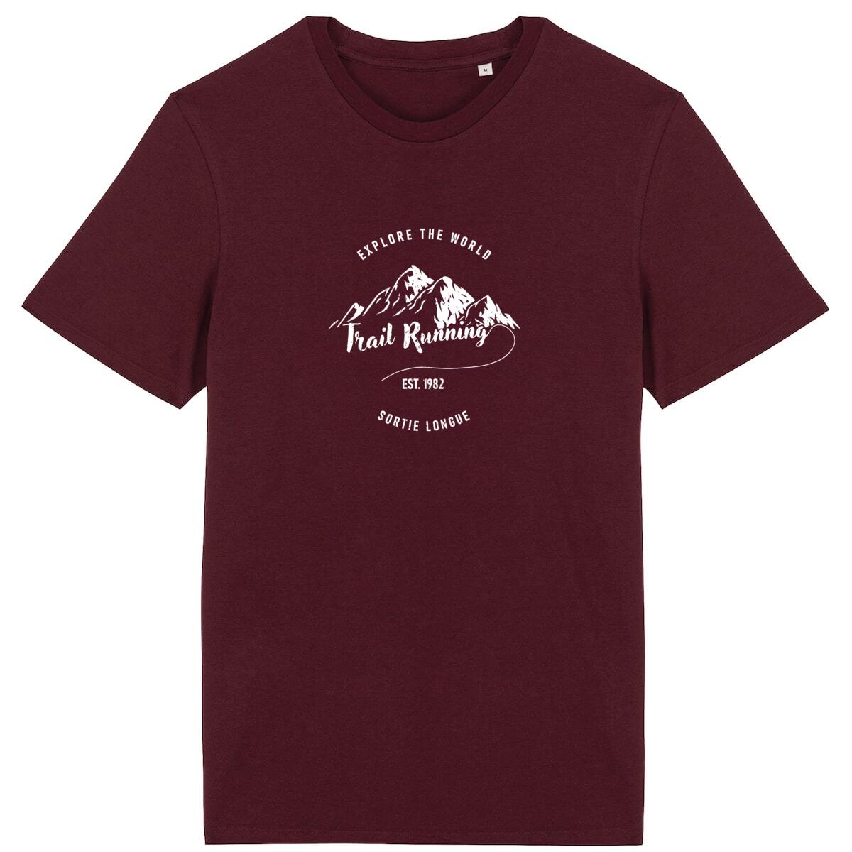 T-shirt Sortie Longue bordeaux, vue de face, design trail running imprimé, chaîne de montagnes stylisée et typographie nette; tenue sobre pour dehors, marche et trajets.