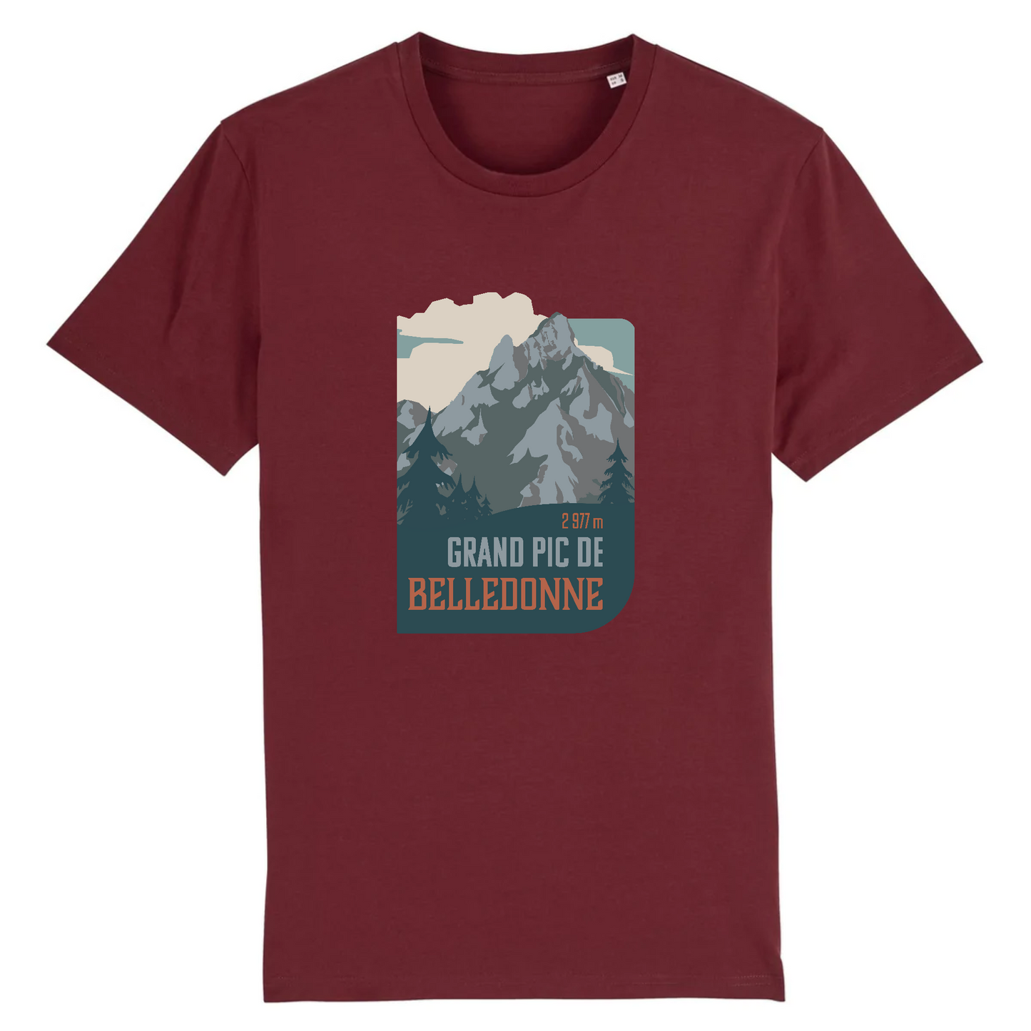T-shirt unisexe bordeaux Sortie Longue, vue de face, visuel Grand Pic de Belledonne imprimé sur la poitrine, sommet alpin et lisière, idée de tenue pour trail, rando et dehors.