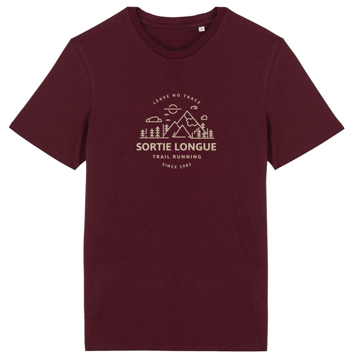 T-shirt unisexe Sortie Longue bordeaux, vue de face, badge « Leave No Trace » imprimé au centre, montagne/forêt; t-shirt pour sorties sur sentier et déplacements avant/après effort.